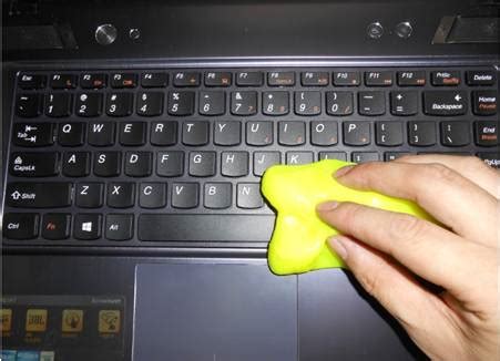 笔记本上的键盘怎样清理
