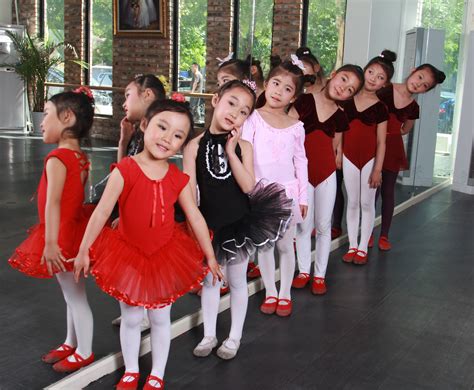 红舞鞋舞蹈全年学费