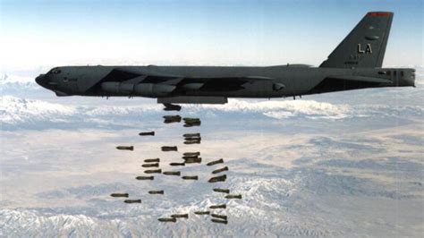美军投下800万枚炸弹视频