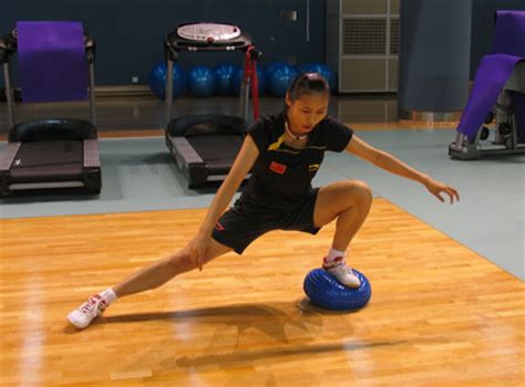 羽毛球下肢力量训练方法