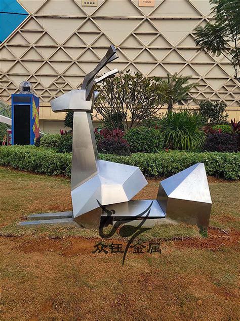 自贡不锈钢抽象雕塑