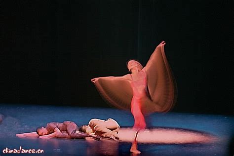 芭蕾剧火鸟取材于哪个国家的民间传说故事