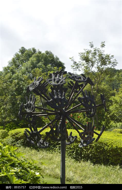 花园里的蒲公英雕塑