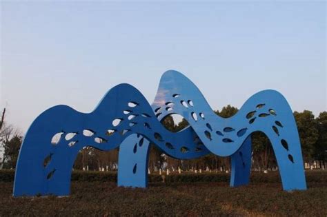 苏州彩色玻璃钢雕塑