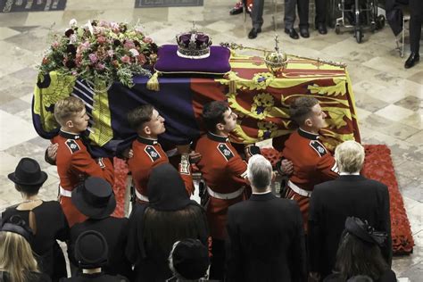 英国女王葬礼只有中美乘专车吗