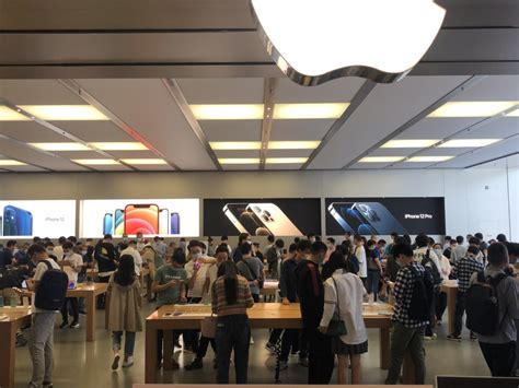 苹果新品发售实体店爆满