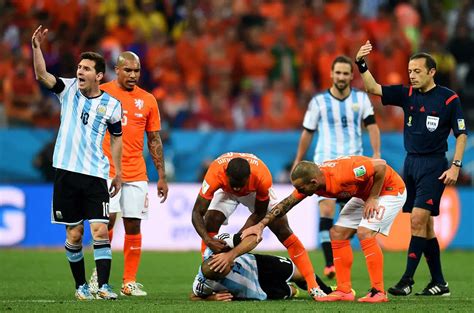 荷兰vs阿根廷赛后冲突详细