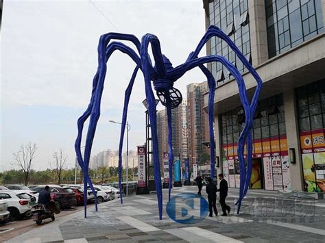 蜘蛛大型玻璃钢雕塑