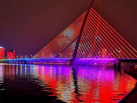 西安彩虹桥夜景图片