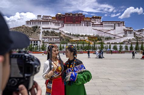 西藏疫情下的游客