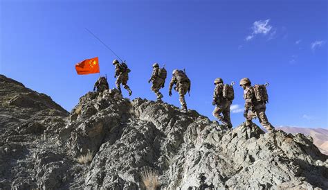 西藏边防战士坚守在一线