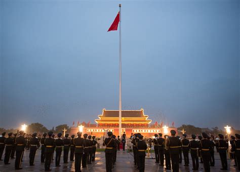 观看北京天安门升旗仪式有感