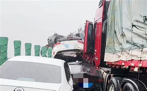 许广高速交通事故发生的视频