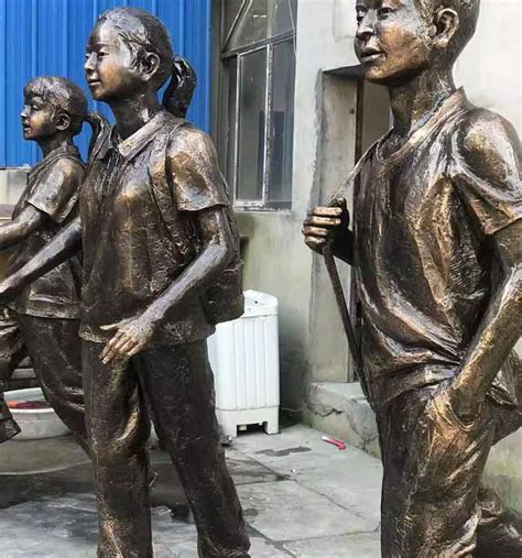 贵州玻璃钢人物雕塑批发