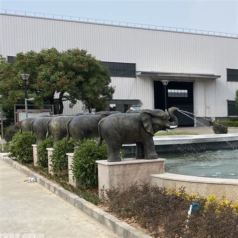 贺州动物玻璃钢雕塑厂家