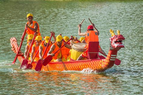 赛龙舟是什么民族的节日