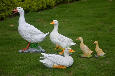 赤峰树脂雕塑鸭子定制厂家
