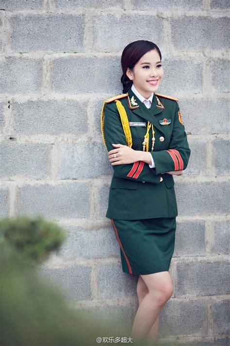 越南女军官惊艳的照片