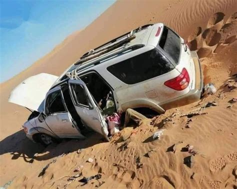 车在陷入沙漠中怎么自救