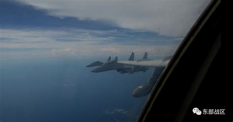轰炸机编队穿越台湾演示图