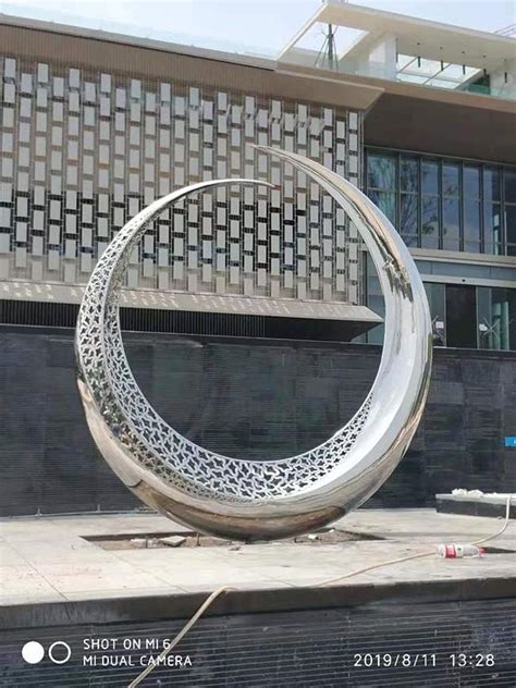 郑州镜面不锈钢镂空雕塑定制厂家