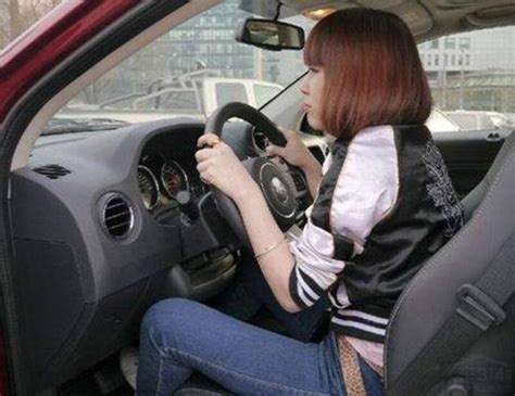 重庆女生开车技术
