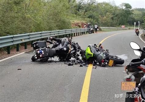 重庆网红骑摩托车遇难录像
