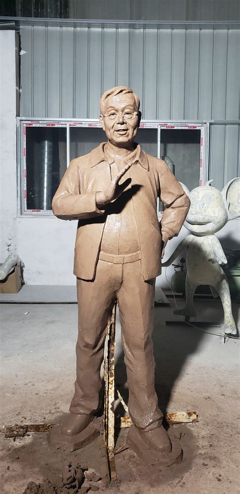 镇江人物雕塑公司