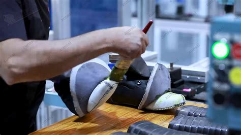 鞋厂设备维修工工资
