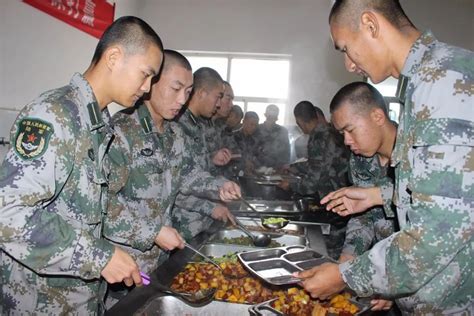 韩国士兵吃中国部队伙食