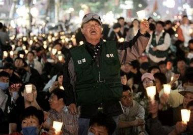 韩国数千民众举行集会