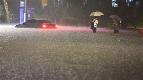 韩国暴雨致多人死亡