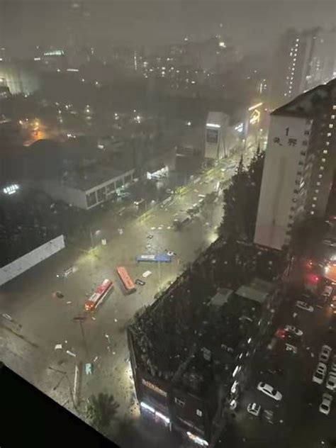 韩国首尔地区暴雨最新
