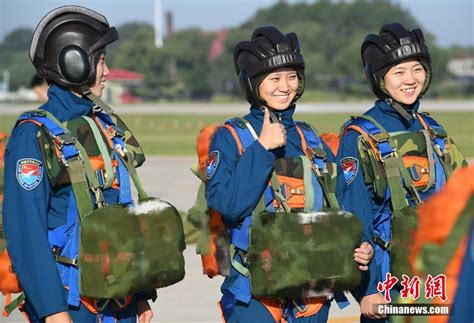 高考594分女孩成空军飞行学员