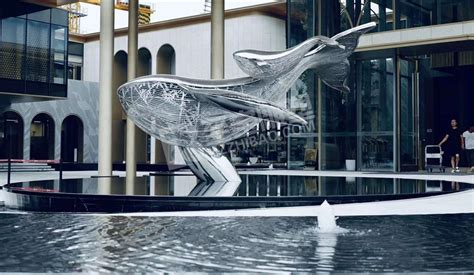 鲸鱼尾巴不锈钢镜面雕塑