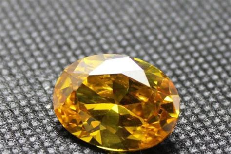 黄钻石1克拉多少钱