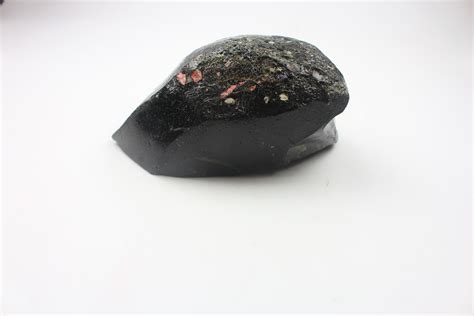 黑玻璃陨石
