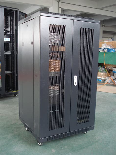 4台2u服务器一般用多大的机柜