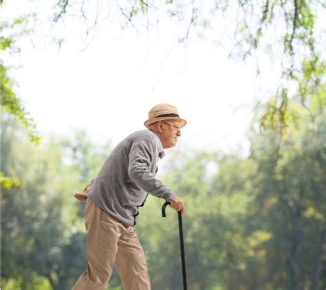 70岁老人用拐杖注意事项